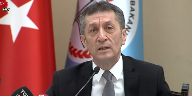 Bakan Selçuk'tan dikkat çeken açıklama: Kulak misafiri olduğum sesler...