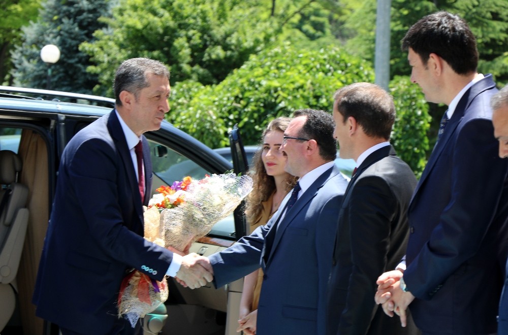 Bakan Selçuk’tan Erzincan Valiliği’ne ziyaret 