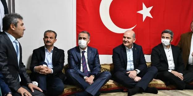 Bakan Soylu, Adıyaman'da muhtarlarla buluştu