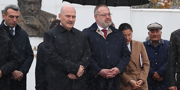 Bakan Soylu, Ata Beyit Anıtı'nda