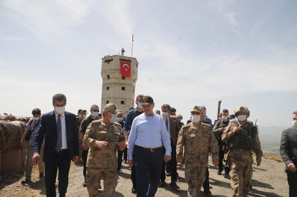Bakan Soylu, Cudi Dağı’nda inşaatı tamamlanan kuleleri inceledi 