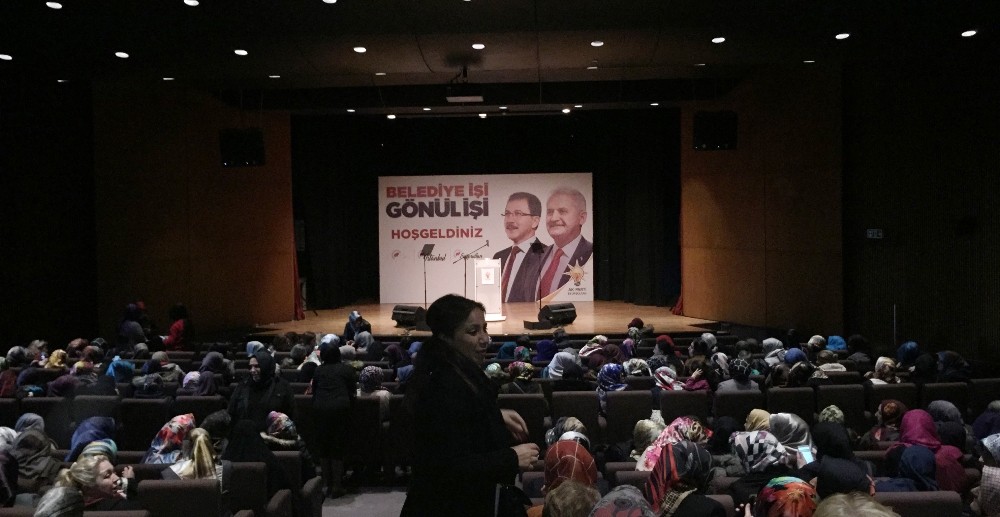 Bakan Soylu: “Deniz başkanın da Eyüp’ün de emrine amadeyim” 