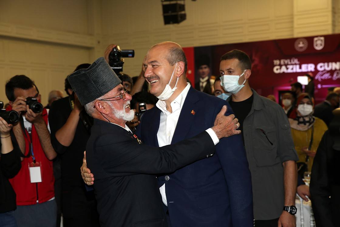 Bakan Soylu: Destanları şehit ve gazilerimizle birlikte yazıyoruz