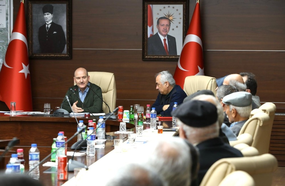 Bakan Soylu, kanaat önderleriyle bir araya geldi 