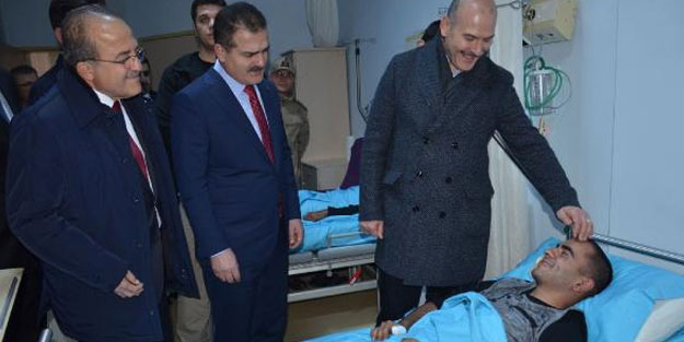 Bakan Soylu, Yüksekova'da yaralı askerleri ziyaret etti