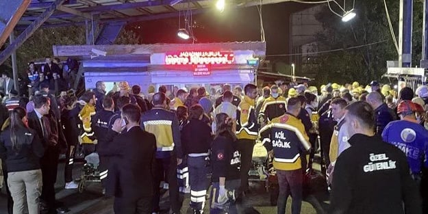 Bakan Soylu'dan, madenciler Saban ve Kaval'ın evine taziye ziyareti