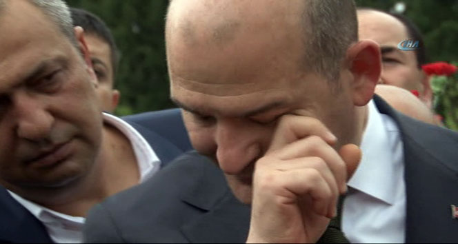 Bakan Süleyman Soylu, gözyaşlarına hakim olamadı