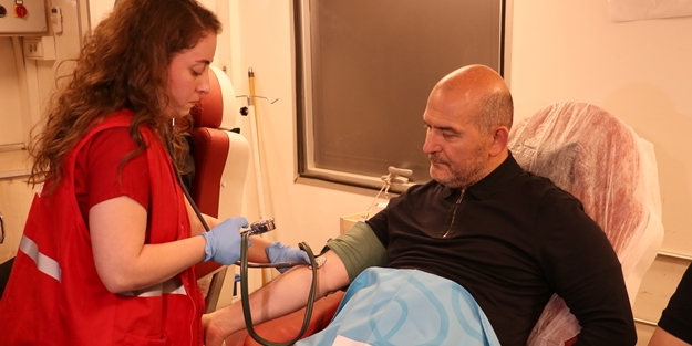 Bakan Süleyman Soylu'dan takdir toplayan hareket