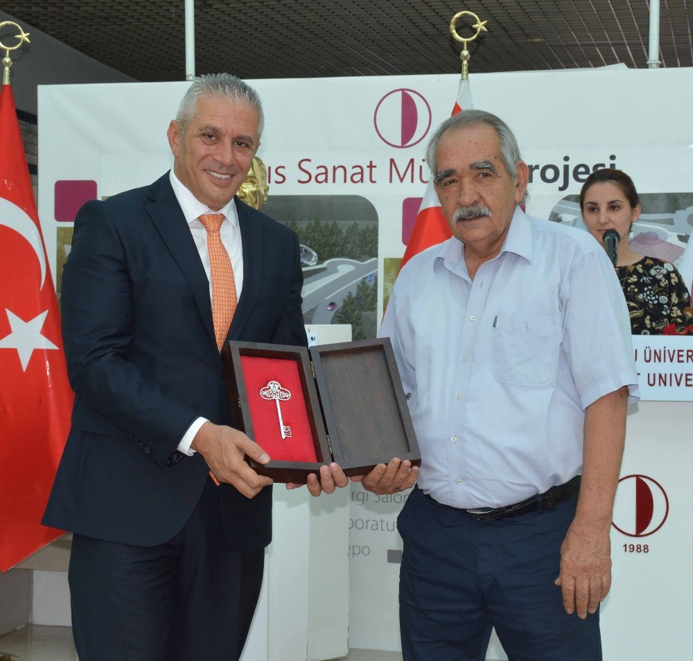 Bakan Taçoy, ‘Kişisel Resim Sergisi’nin açılışını yaptı 