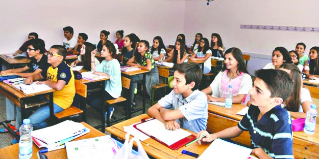 Bakan Tekin duyurdu: Yeni müfredat seneye uygulanacak