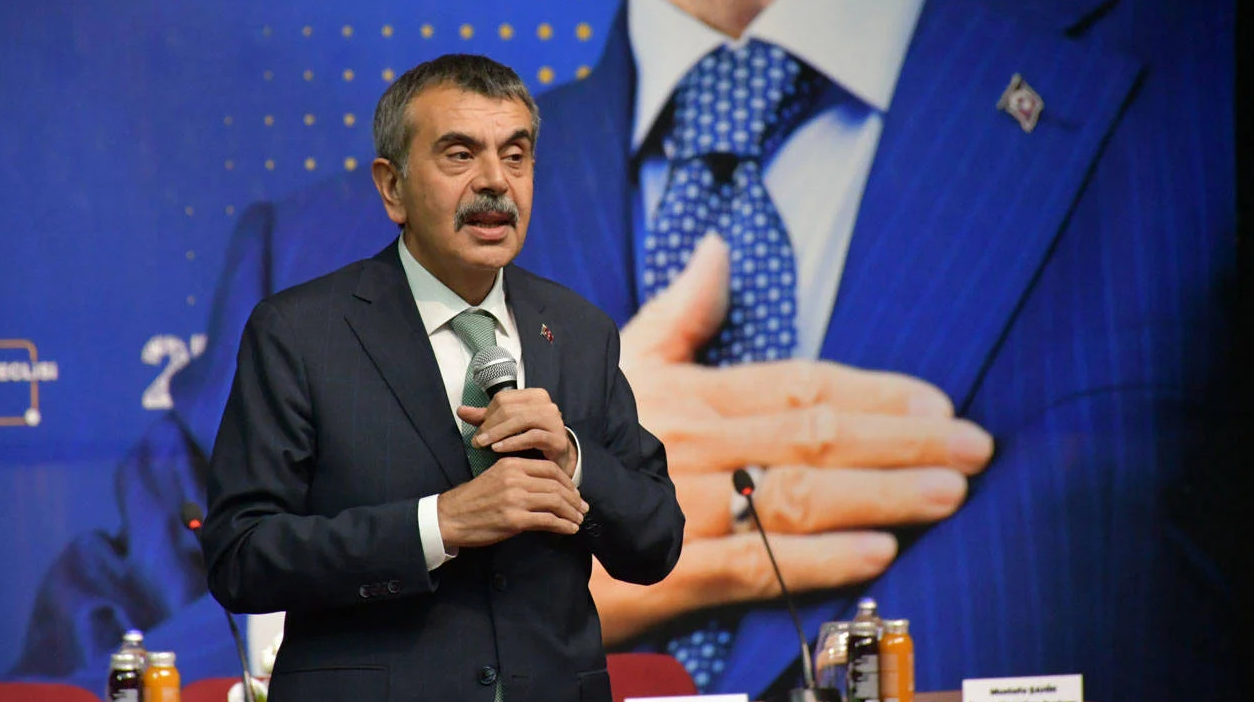 Bakan Tekin, Trabzon’dan duyurdu: İmam Hatipler örnek okullara dönüşecek