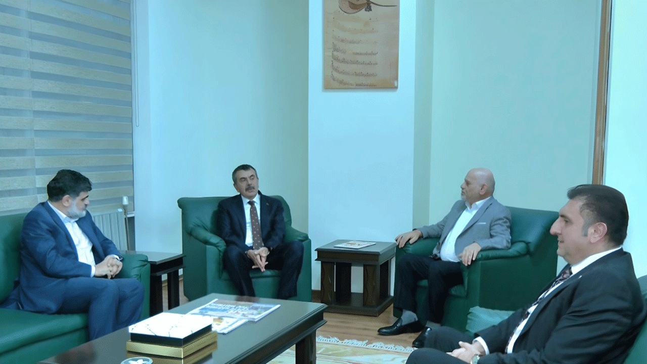 Bakan Tekin’den Akit’e ziyaret