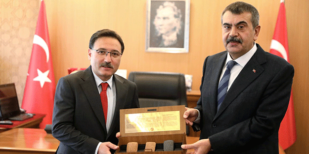 Bakan Tekin'den Kayseri Valiliği'ne ziyaret