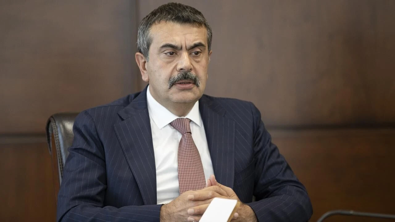 Bakan Tekin'den 'zorunlu eğitim ve ara tatil' açıklaması!