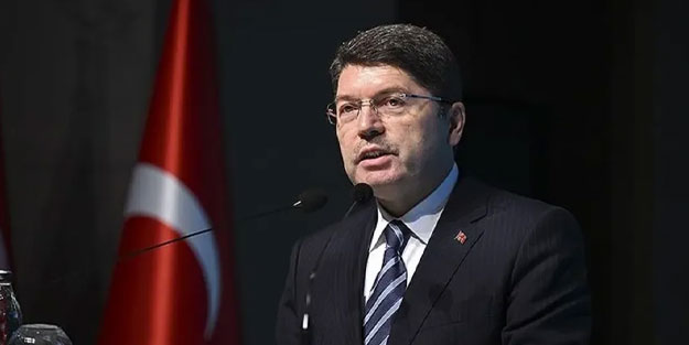 Bakan Tunç'tan 'Türk Bayrağına saldırı' açıklaması