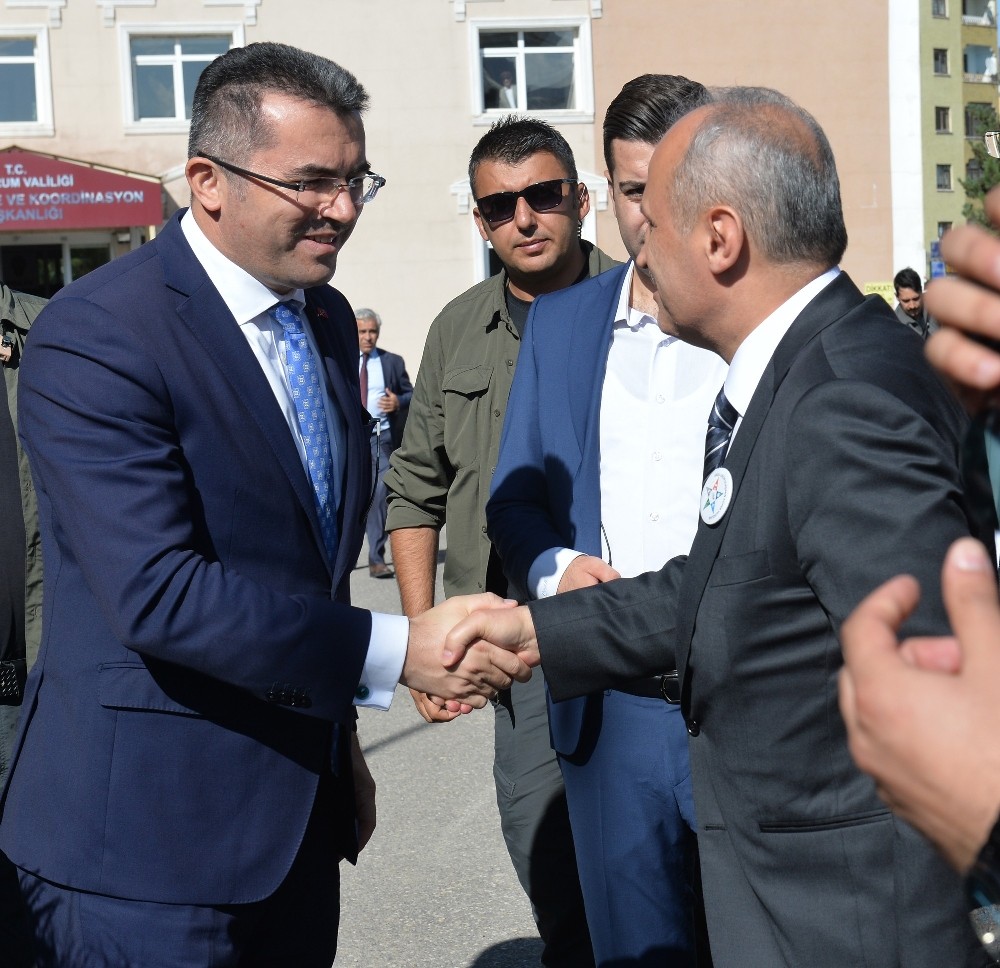 Bakan Turhan’dan Vali Memiş’e ziyaret 