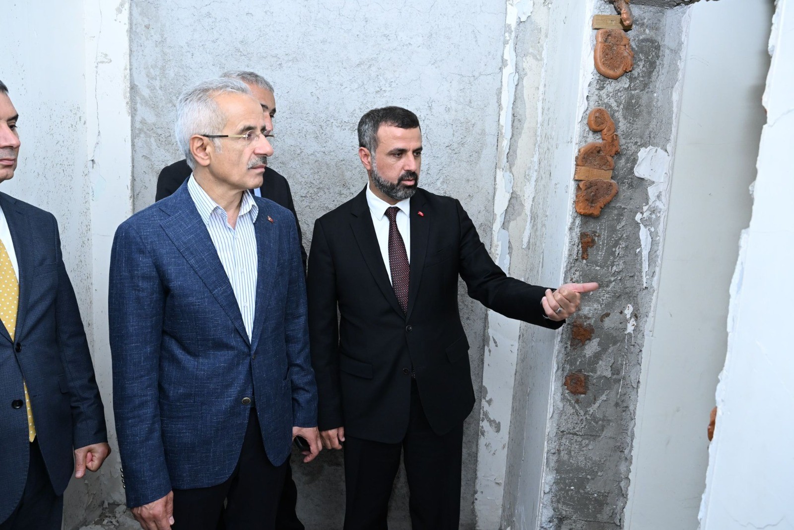 Bakan Uraloğlu, hainlerin bombaladığı Türksat Gölbaşı Kampüsü’nü ziyaret etti