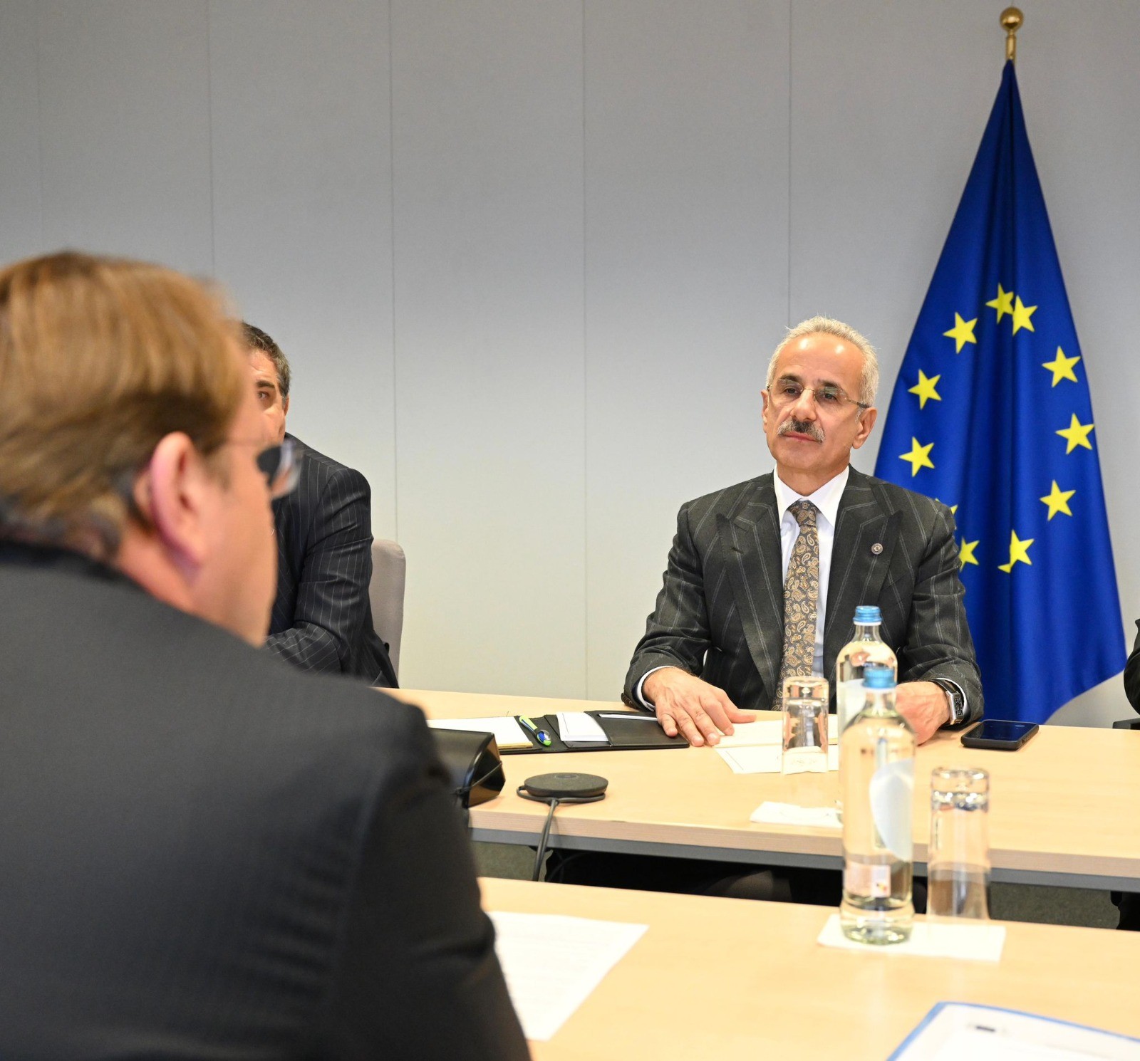 Bakan Uraloğlu, Komşuluk Ve Genişlemeden Sorumlu AB Komiseri Oliver Várhelyı ile görüştü
