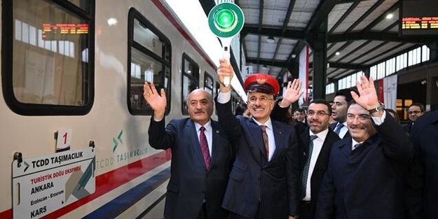Bakan Uraloğlu, Turistik Doğu Ekspresi'ni uğurladı