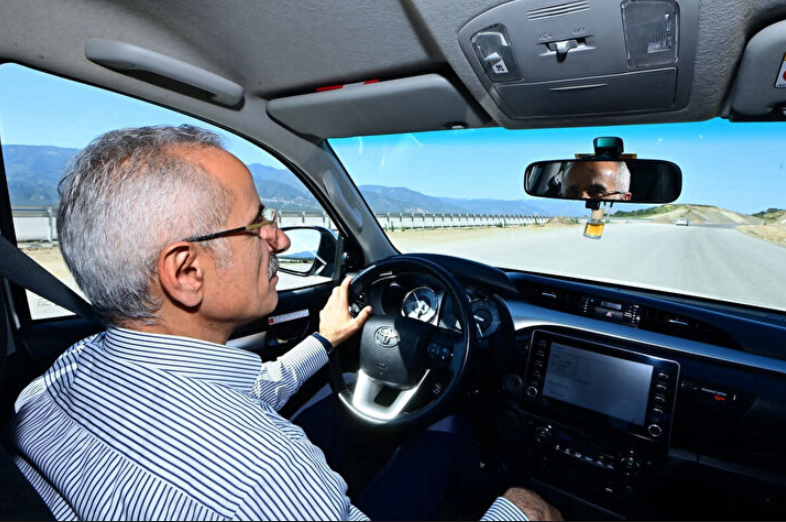 Bakan Uraloğlu'na radar cezası! Otoyol jandarması affetmedi