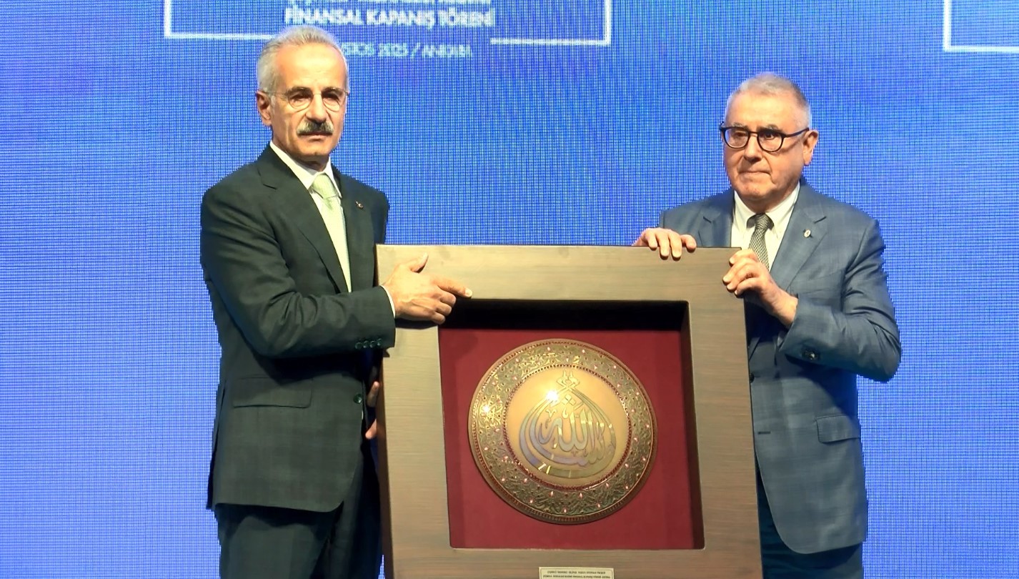 Bakan Uraloğlu’ndan CHP’nin yönettiği ile müjde! Trafik çilesini tarihe gömeceğiz