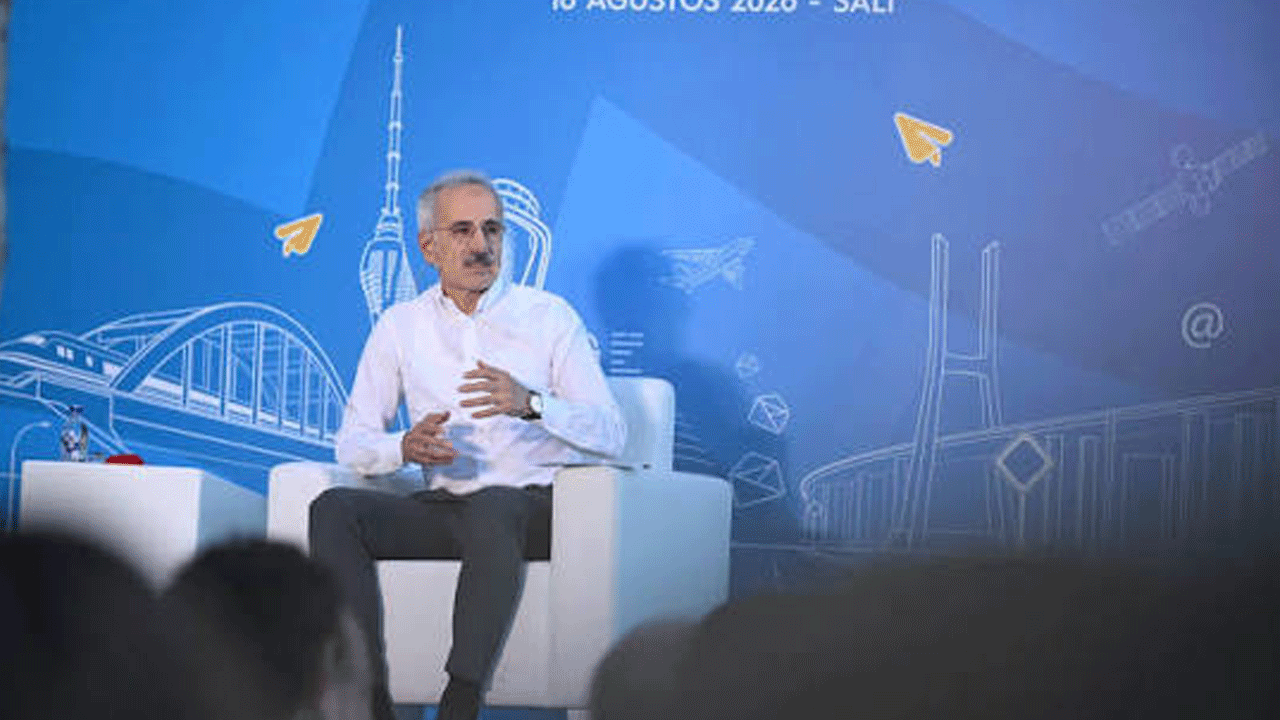 Bakan Uraloğlu’ndan stajyer öğrencilere tavsiyeler: Başarıya giden yolun anahtarı risk!