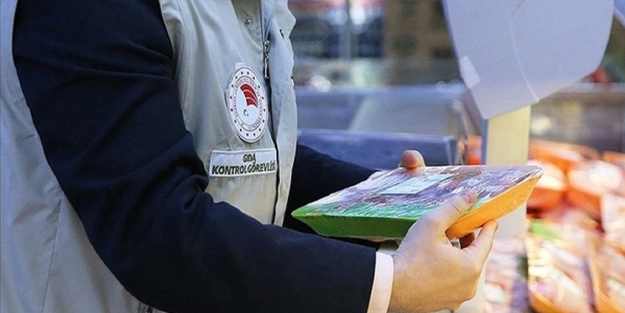 Bakan uyardı: Denetlenen binlerce ürün uygunsuz çıktı!
