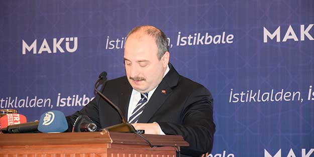 Bakan Varank abisinin adını anınca gözyaşlarıyla kürsüden ayrıldı