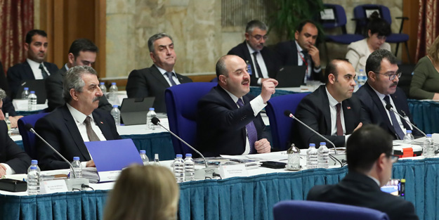 Bakan Varank HDP'li Garo Paylan'ı yerin dibine soktu!