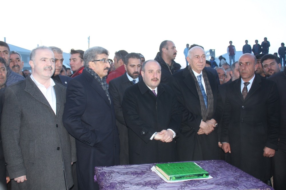 Bakan Varank iki aşiretin barış yemeğine katıldı