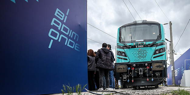 Bakan Varank sevindiren gelişmeyi duyurdu! 'Türkiye'de ilk defa ürettik artık dışarıdan almayacağız'