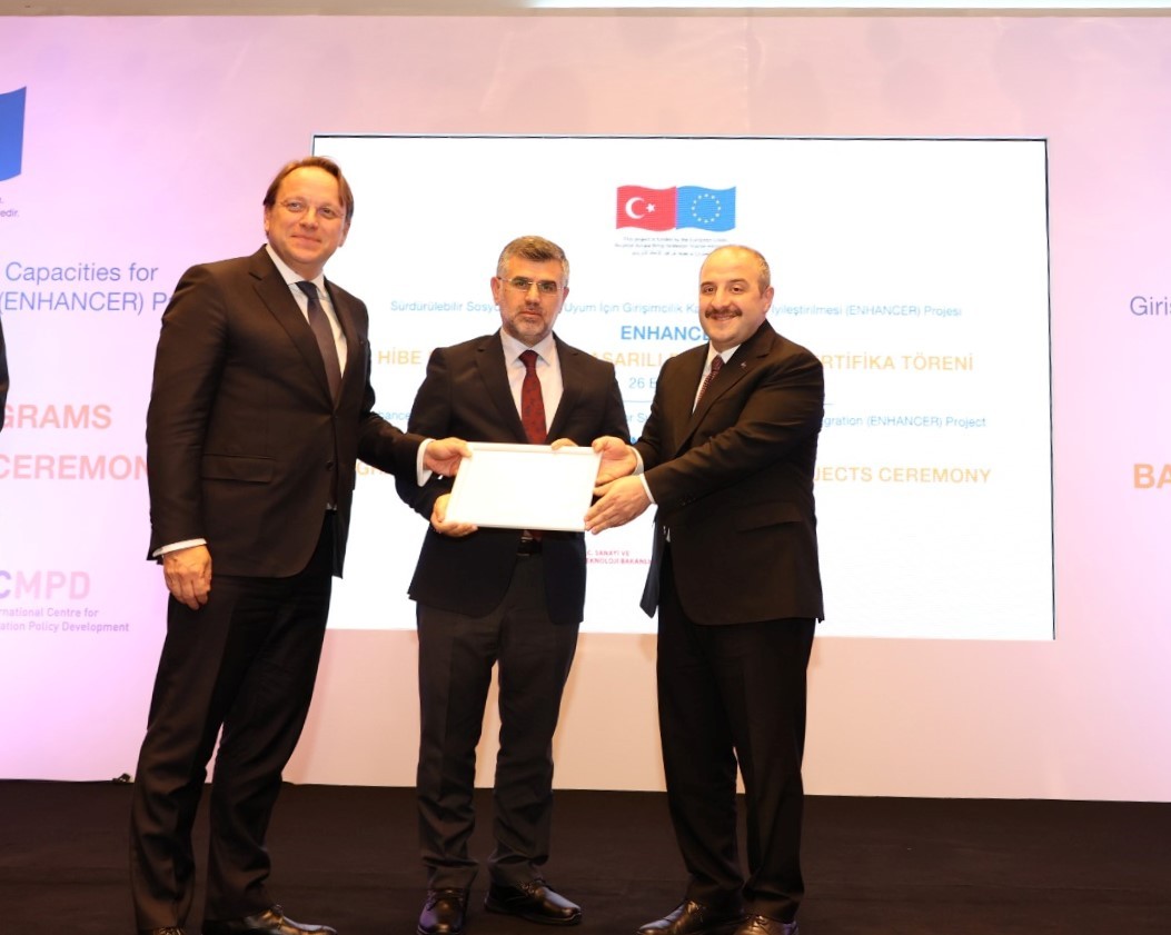 Bakan Varank, Sultanbeyli’nin Projesini Ödüllendirdi