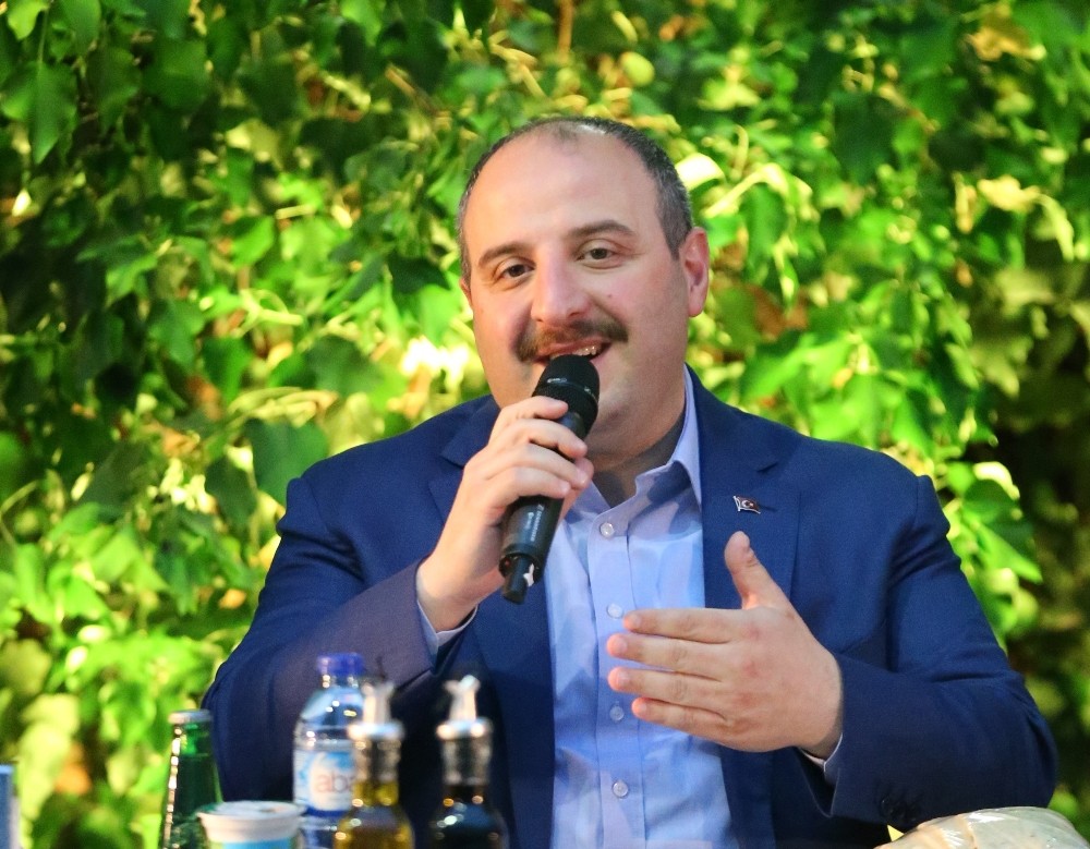 Bakan Varank yerli otomobilin ayrıntılarını anlattı 