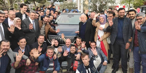 Bakan Varank'a sevgi seli