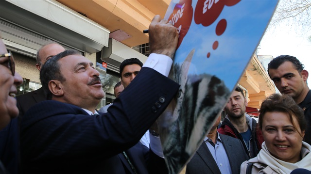 Bakan Veysel Eroğlu kalemi alarak 'yanlışı' düzeltti