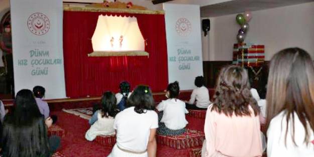 Bakan Yanık, Dünya Kız Çocukları Günü'nde çocuklarla buluştu