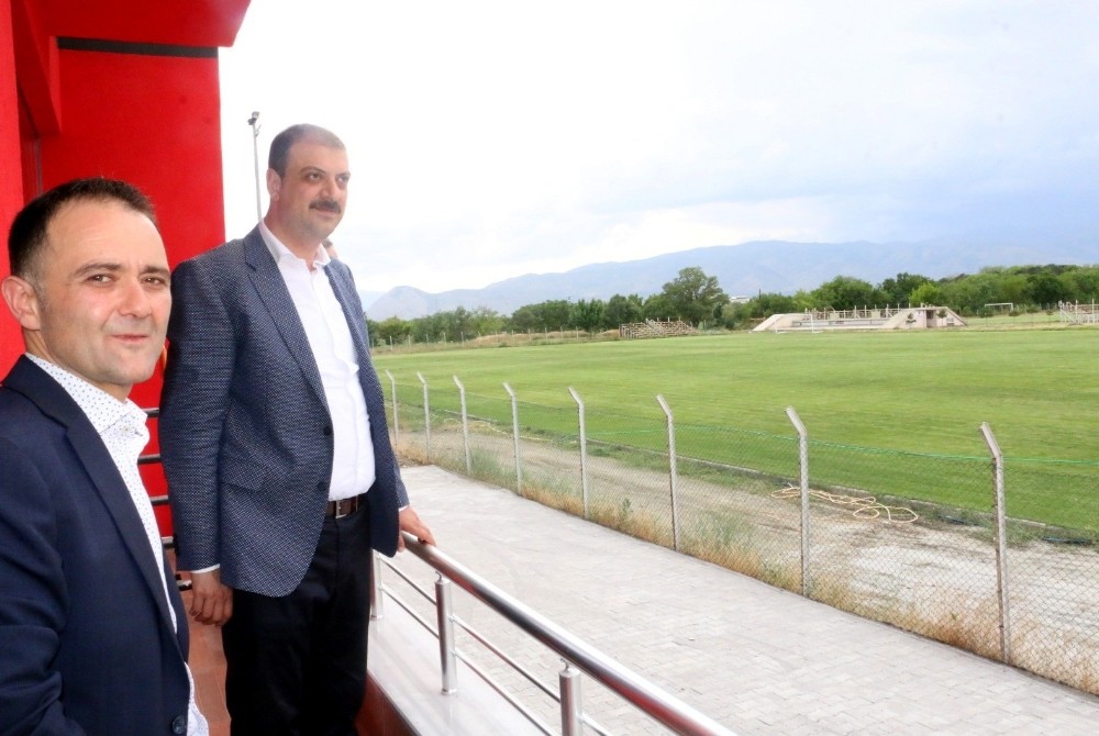 Bakan Yardımcısı Aksu, 24Erzincanspor tesislerini ziyaret etti 