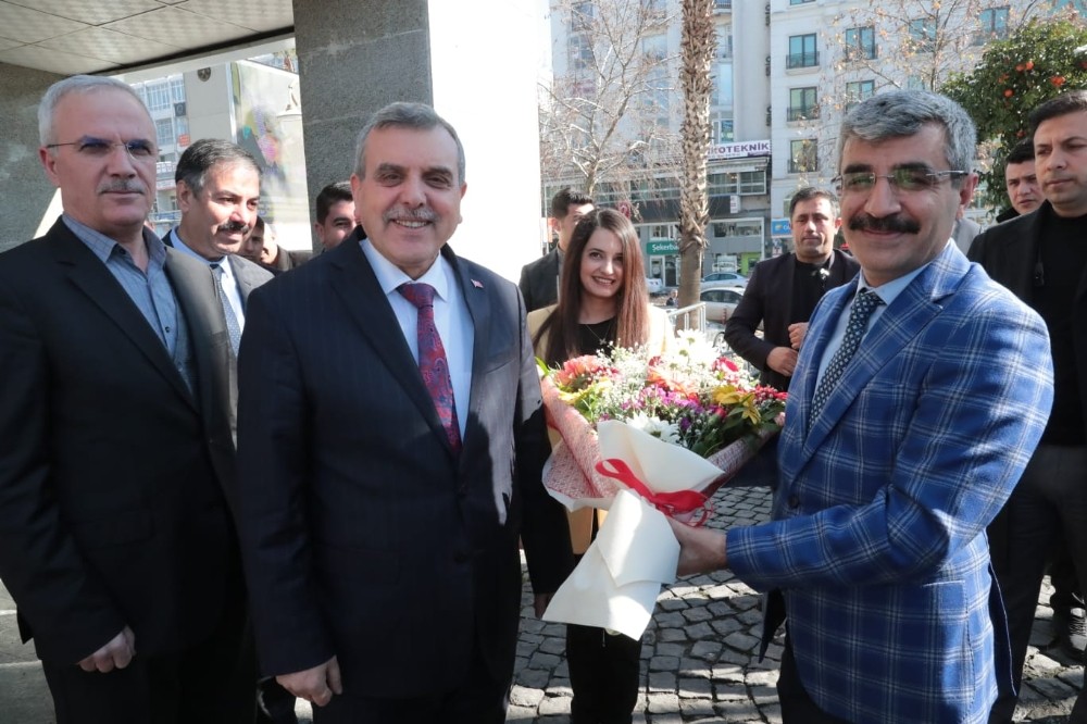 Bakan Yardımcısı Bağlı’dan belediyeye ziyaret 