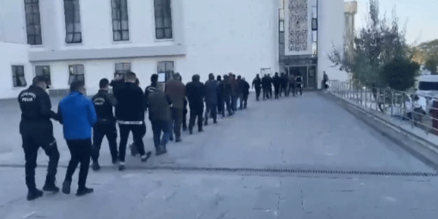 Bakan Yerlikaya duyurdu! Tefecilere operasyon...