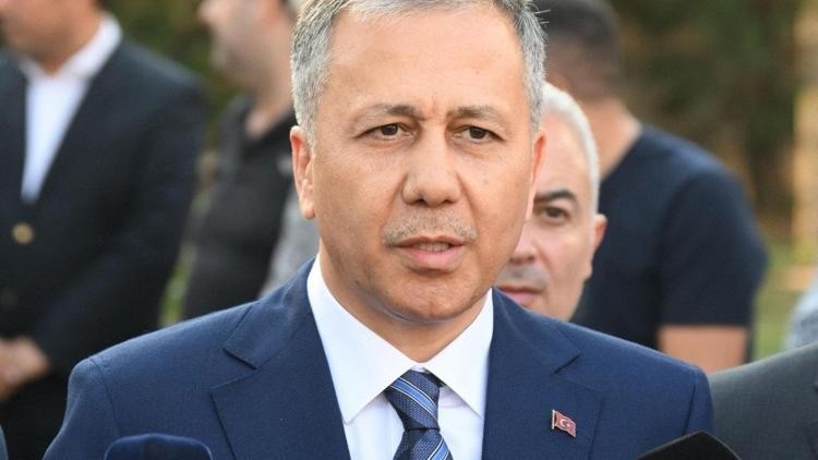 Bakan Yerlikaya müjdeyi az önce tüm Türkiye’ye verdi! Ve o alçaklar yakalandı