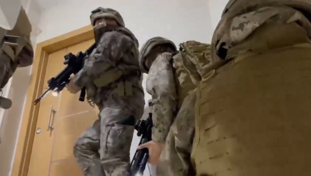 Bakan Yerlikaya paylaştı! Mahzen-7 operasyonu: Bir örgüt daha çökertildi