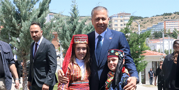Bakan Yerlikaya Valiliği ziyaret etti