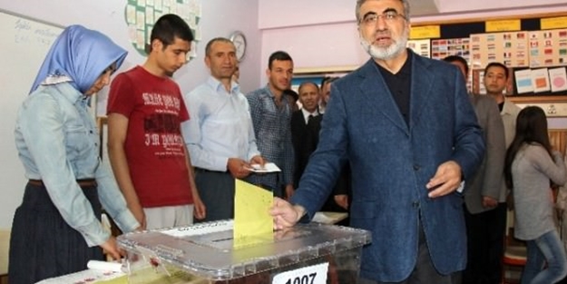 Bakan Yıldız oyunu kullandı