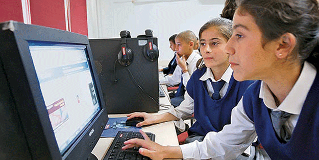 Bakan Yılmaz müjdeli haberi verdi… Yeni derse yeni bilgisayar