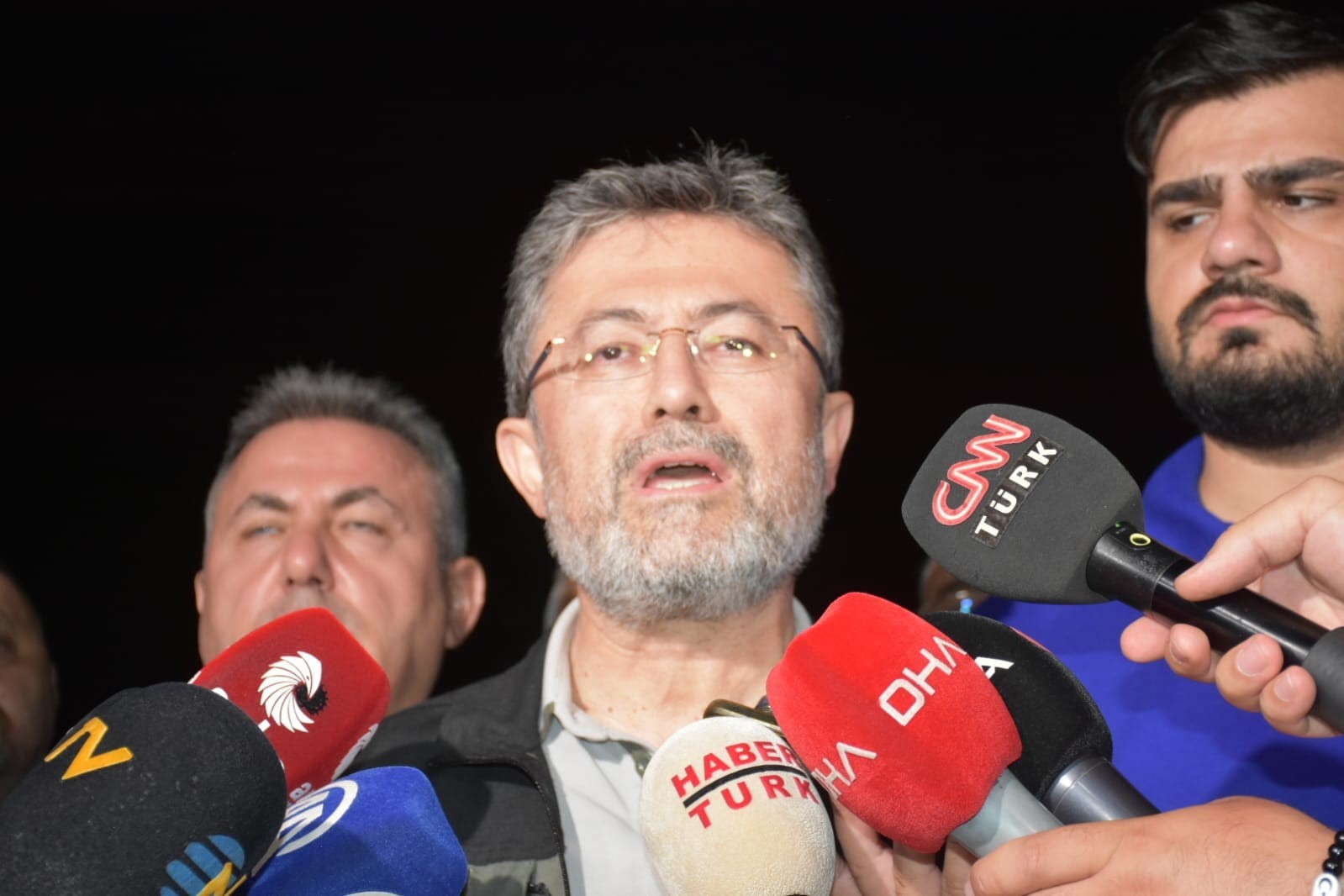 Bakan Yumaklı: "İzmir’deki yangın piknik ateşinden çıktı"