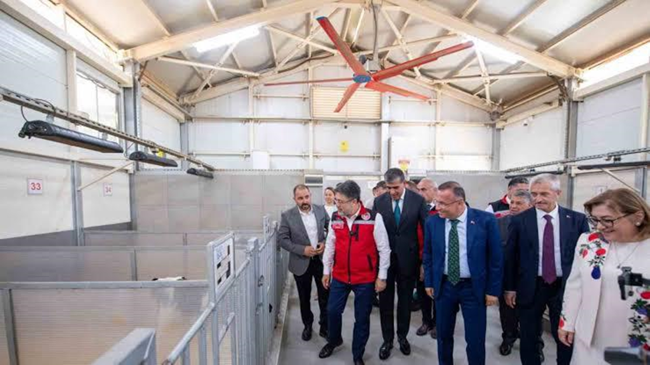 Bakan Yumaklı Lidersan çiftliğine hayran kaldı