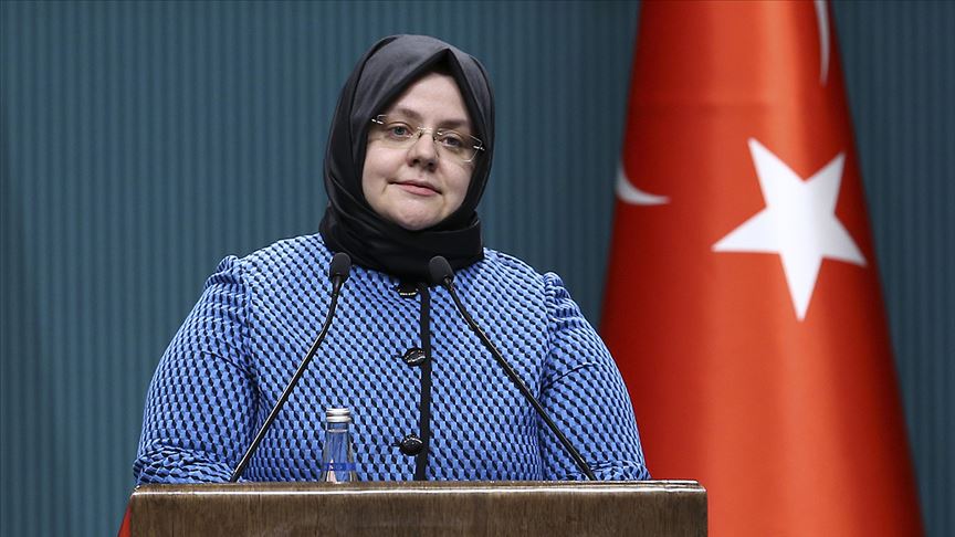 Bakan Zehra Zümrüt Selçuk: Şartlı Eğitim Yardımı'ndan faydalanan öğrencilere ödemeleri yapıldı