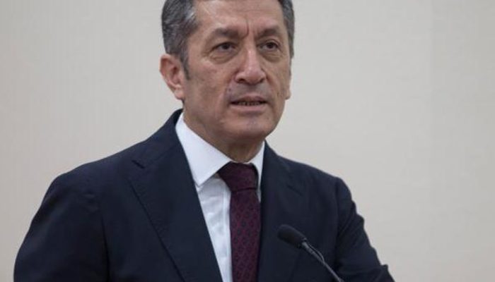 Bakan Ziya Selçuk'tan ezber bozan uygulama!