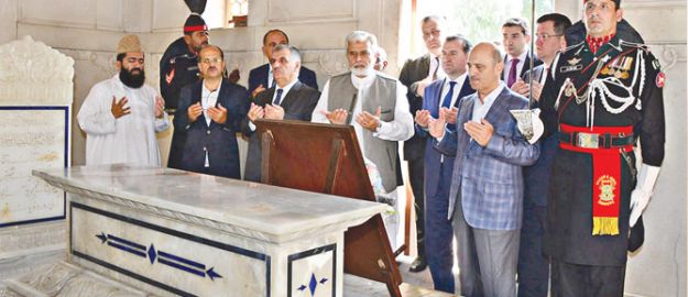 Bakan Bayraktar’dan İkbal’e vefa ziyareti