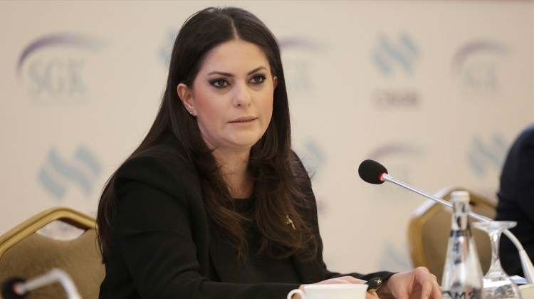 Bakan'dan çalışan anneleri sevindirecek haber